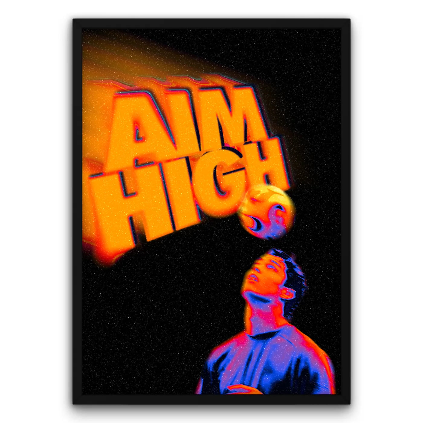 Plakat motywacyjny "Aim High" z piłkarzem i piłką, dynamiczny design, sportowa inspiracja.