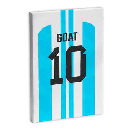 Płótno z niebiesko-białą koszulką piłkarską z numerem 10 i napisem "GOAT".